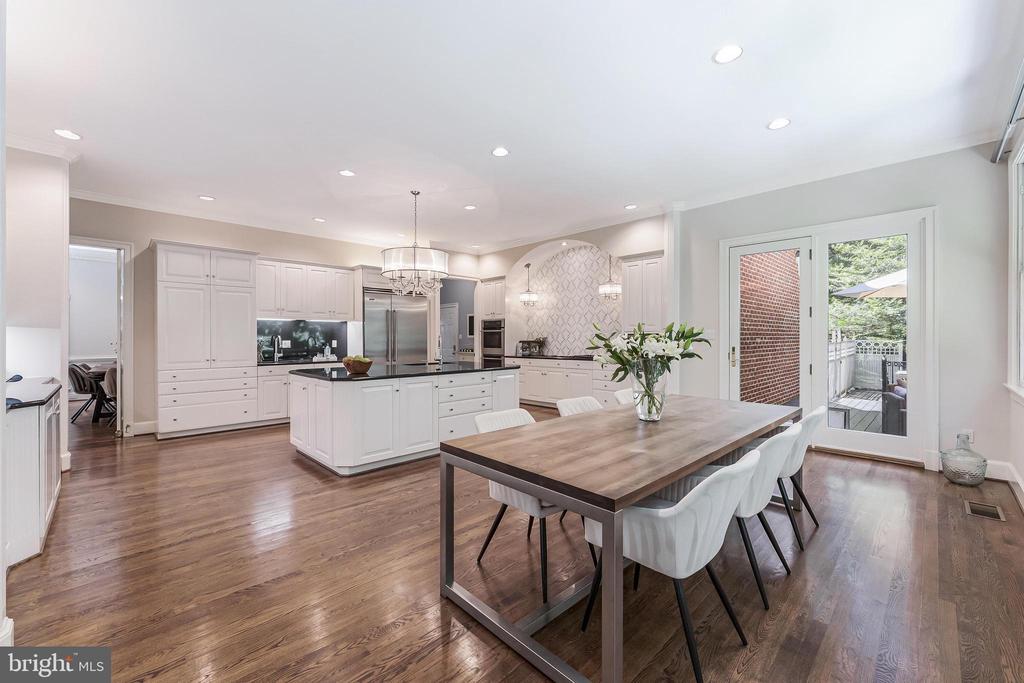 10109 HIGH HILL COURT