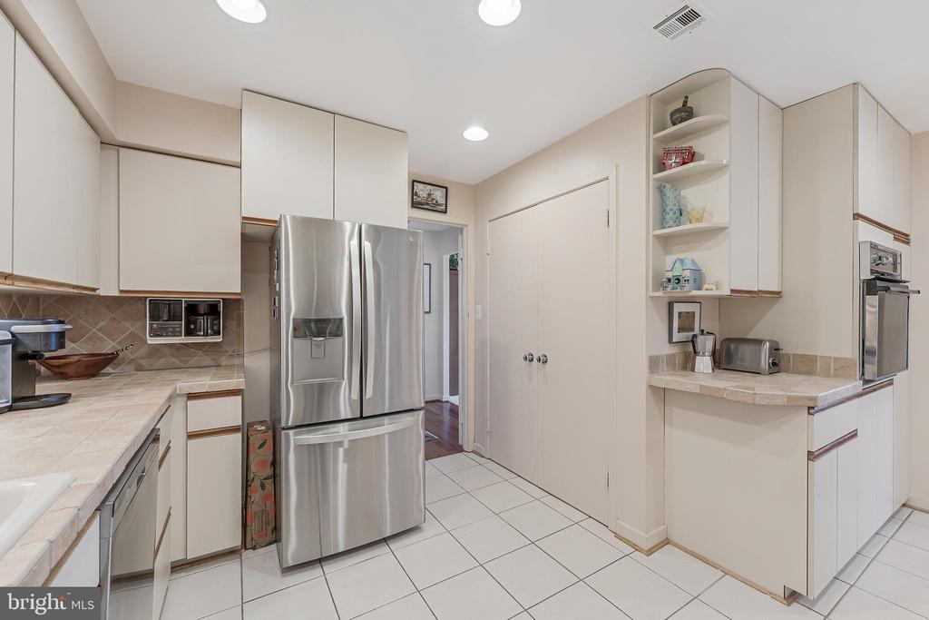 11500 FAIRWAY DRIVE 507