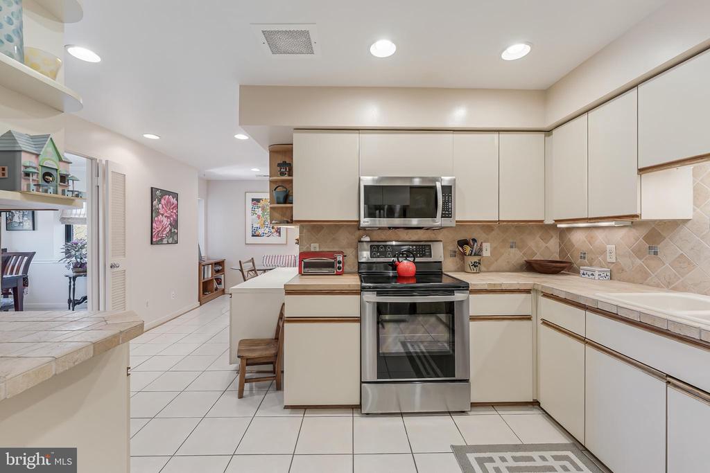 11500 FAIRWAY DRIVE 507