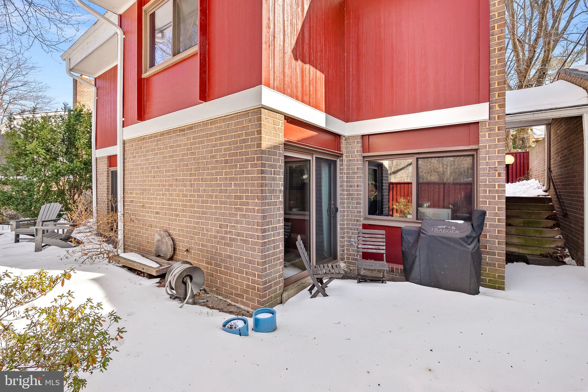 1628 GREENBRIAR COURT