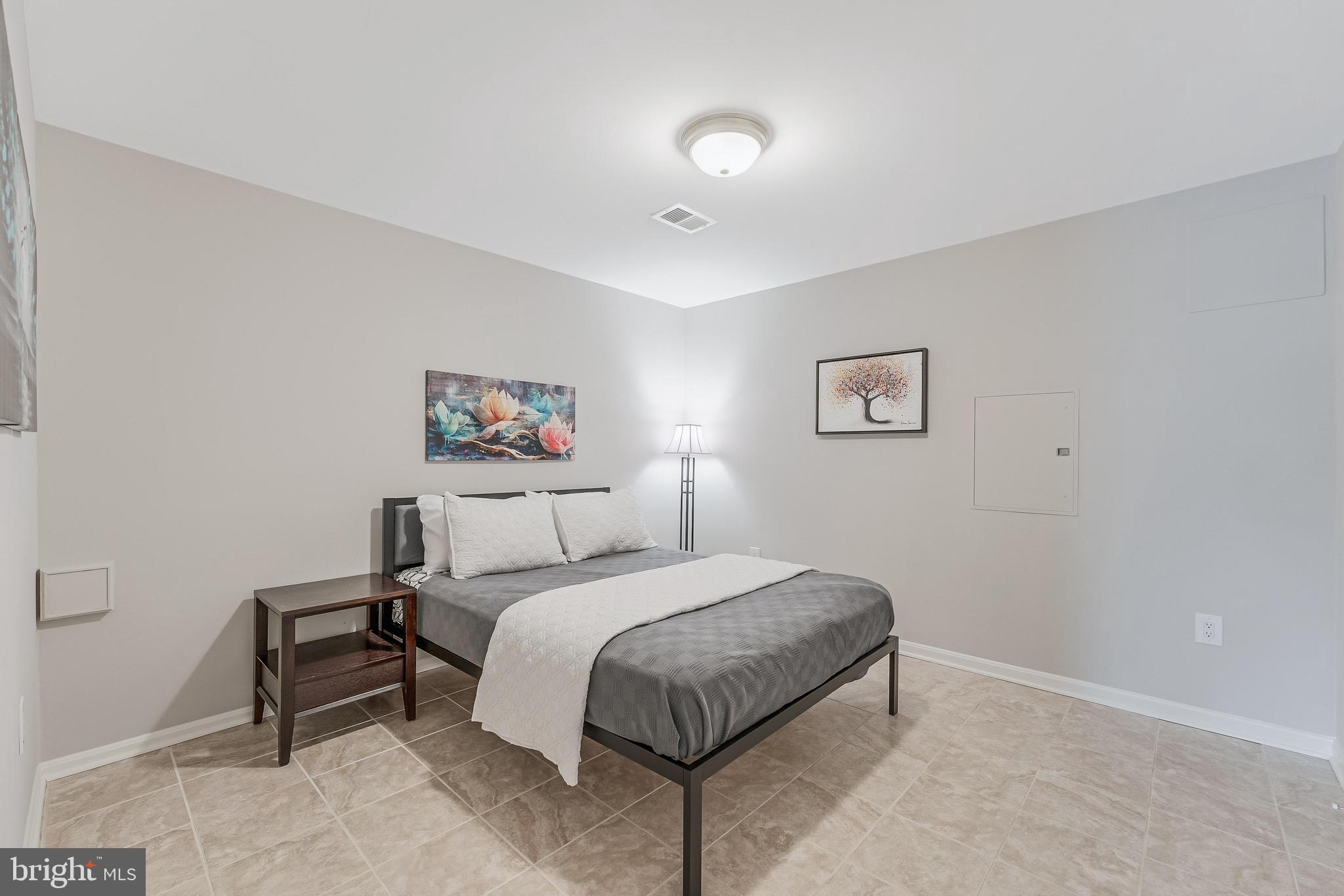 6050 HEATHERWOOD DRIVE