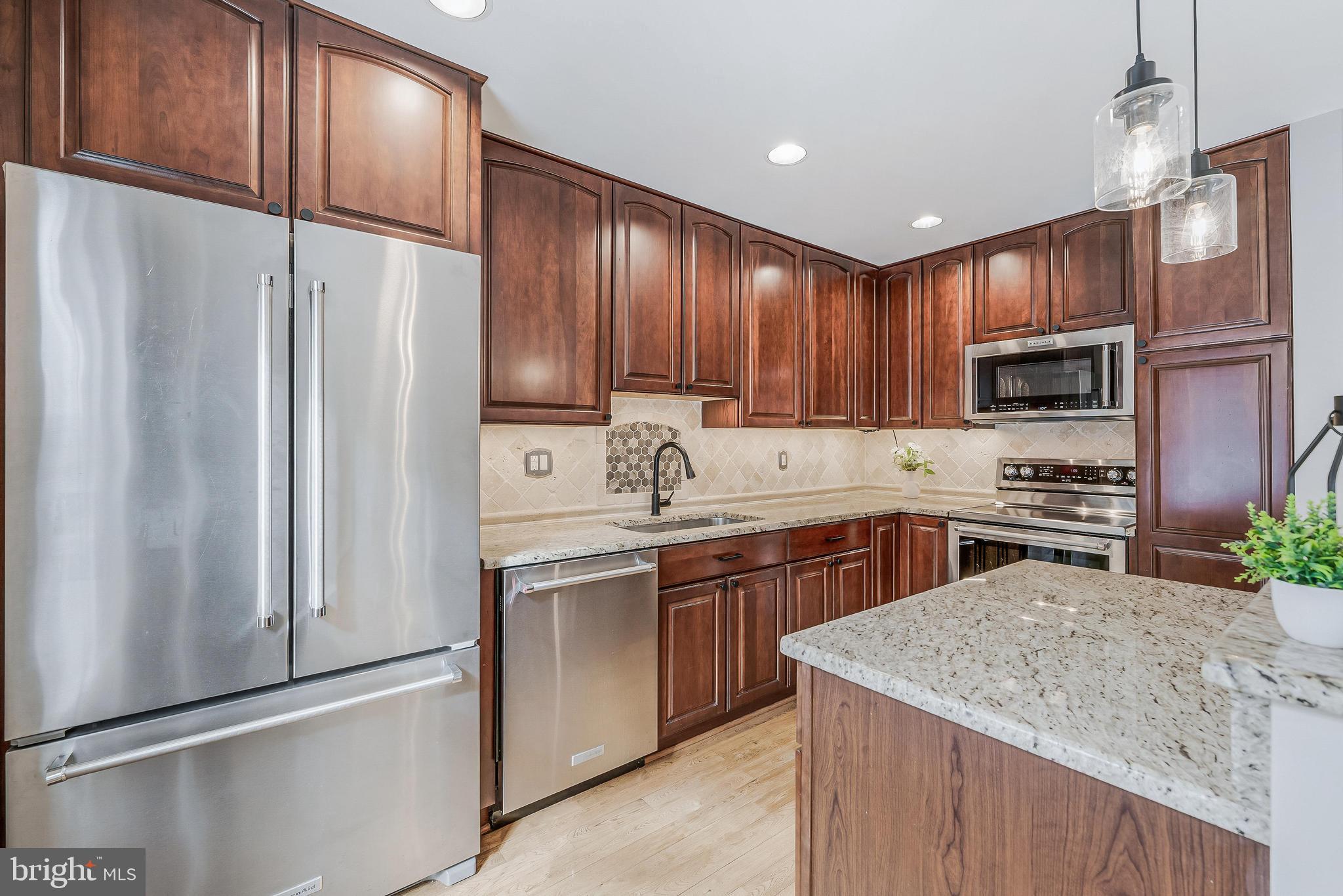 6050 HEATHERWOOD DRIVE