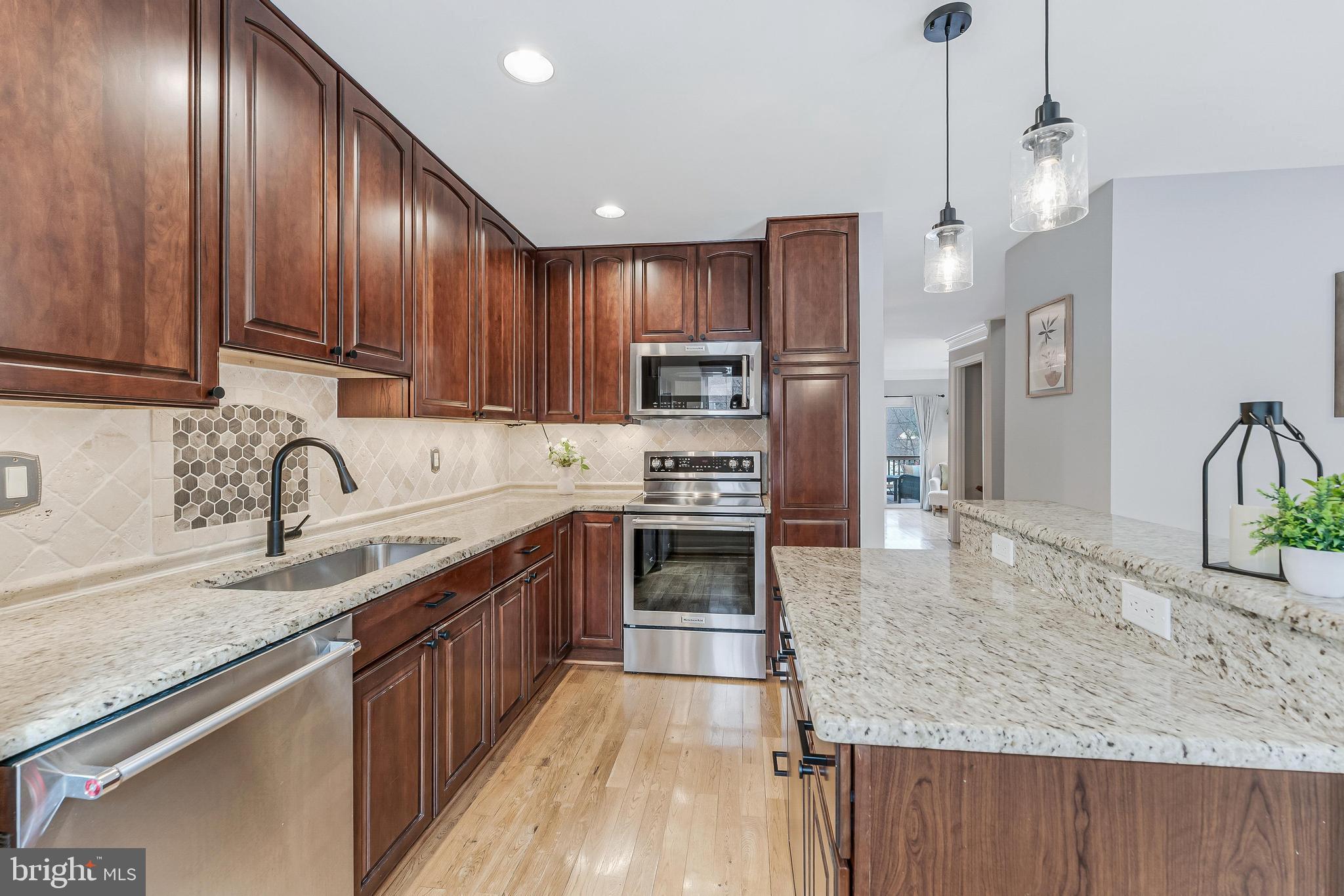 6050 HEATHERWOOD DRIVE