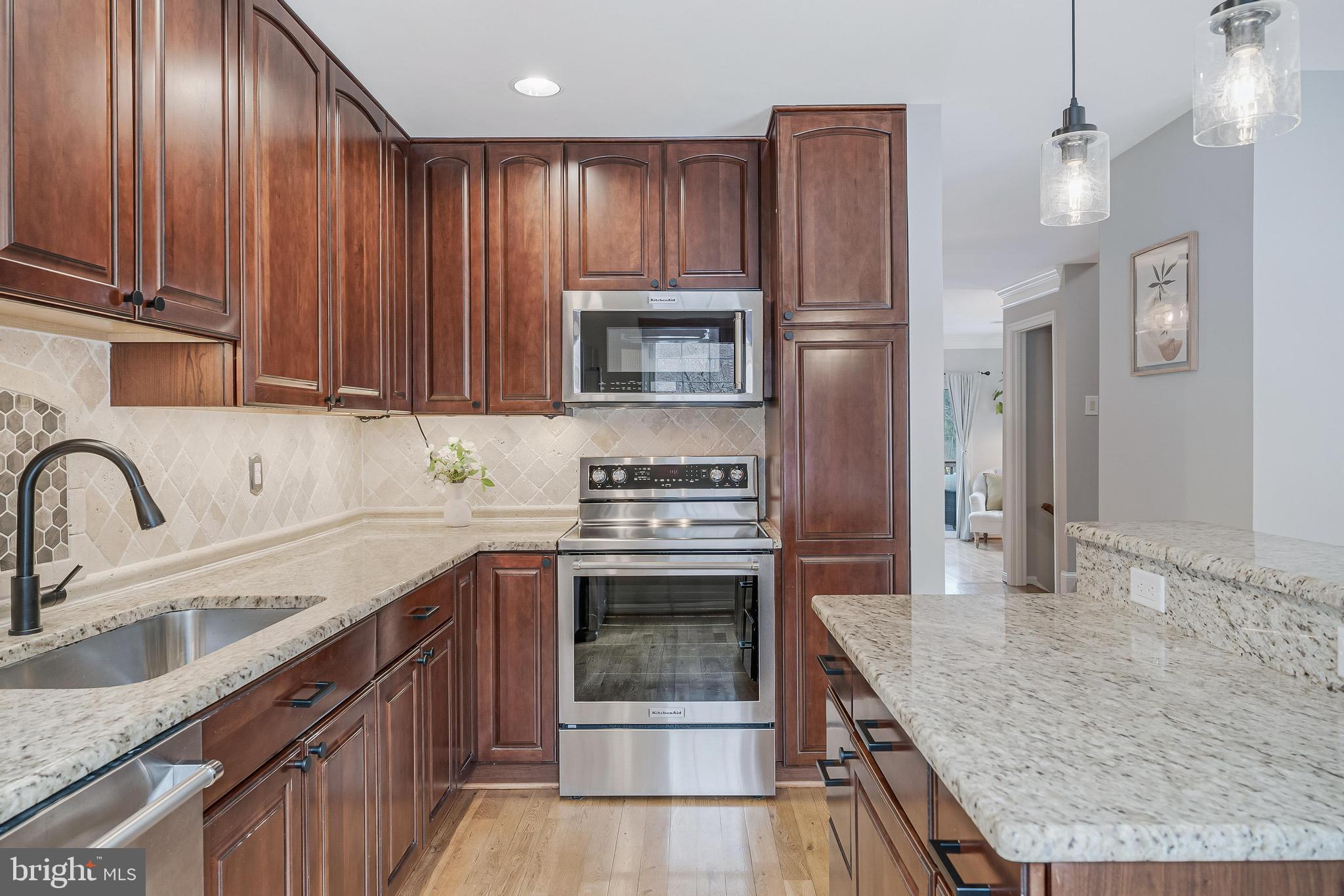 6050 HEATHERWOOD DRIVE