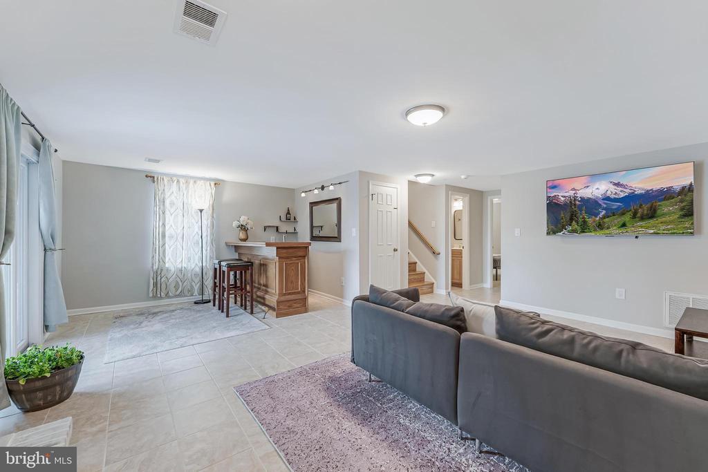 6050 HEATHERWOOD DRIVE