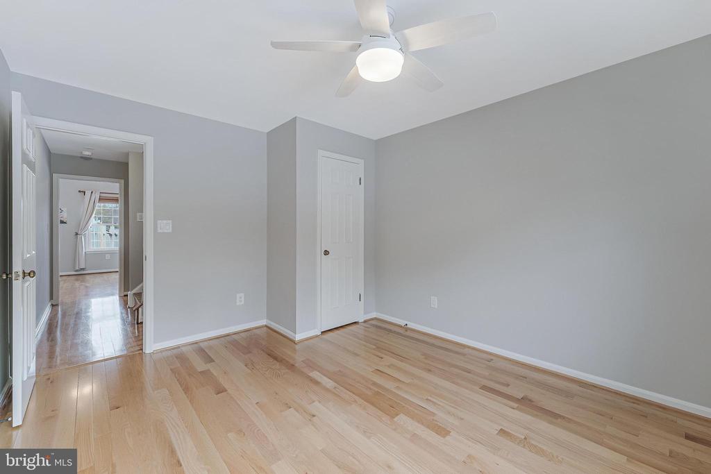 6050 HEATHERWOOD DRIVE