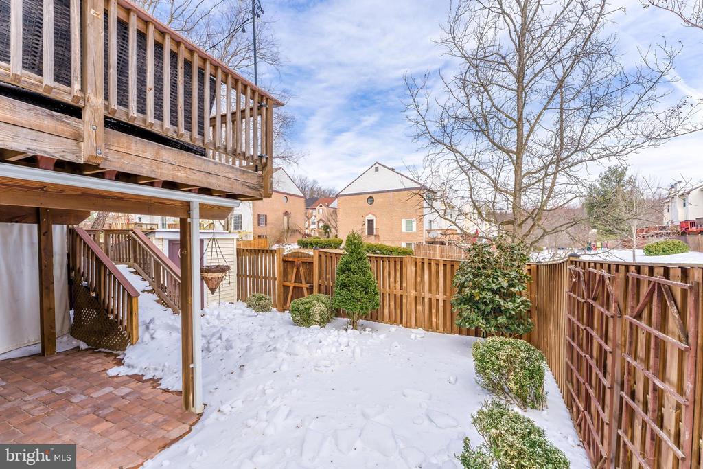 6050 HEATHERWOOD DRIVE