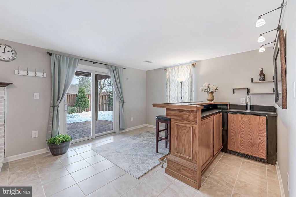 6050 HEATHERWOOD DRIVE