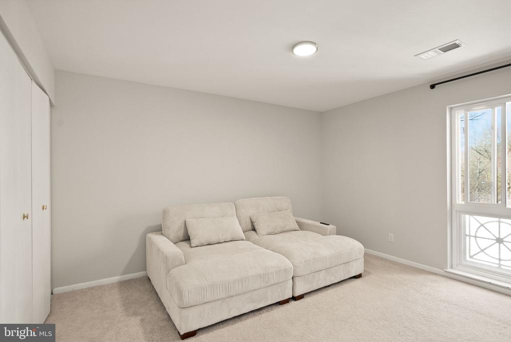 11812 BRETON COURT 21D