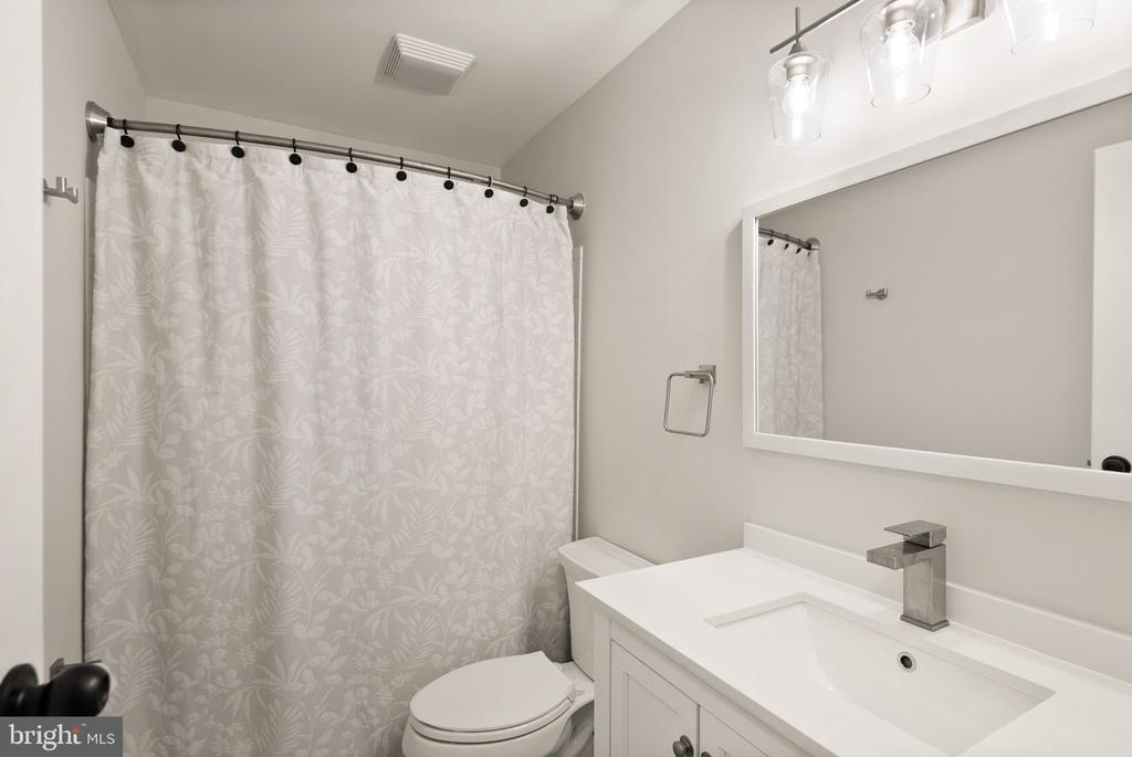 11812 BRETON COURT 21D