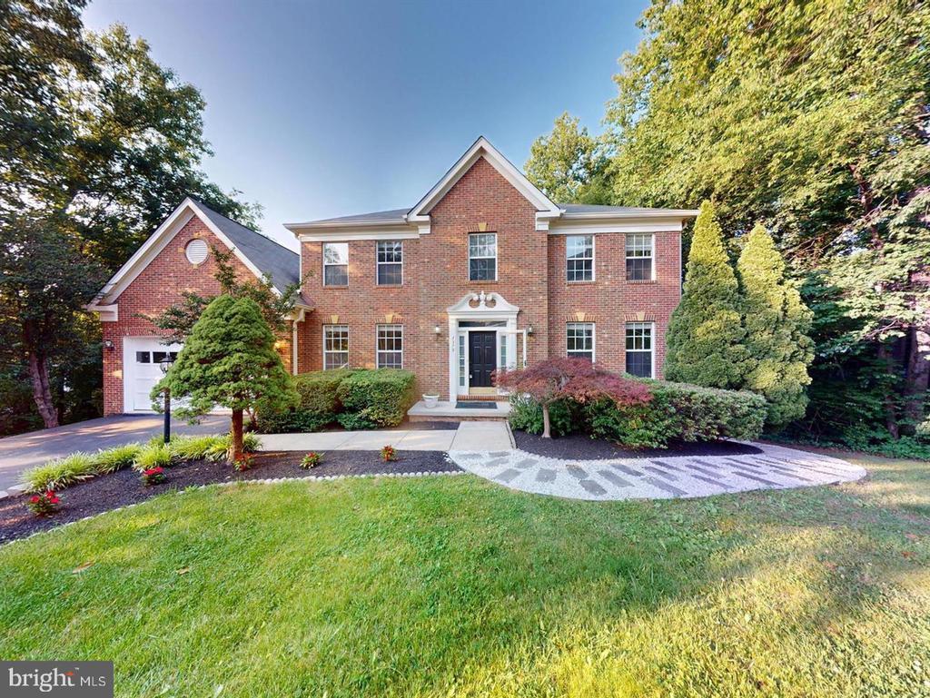 1379 DOMINION RIDGE LANE