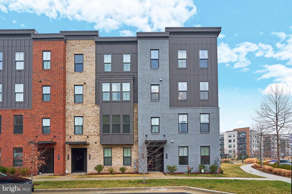 2269 WOODLAND GAP TERRACE 16