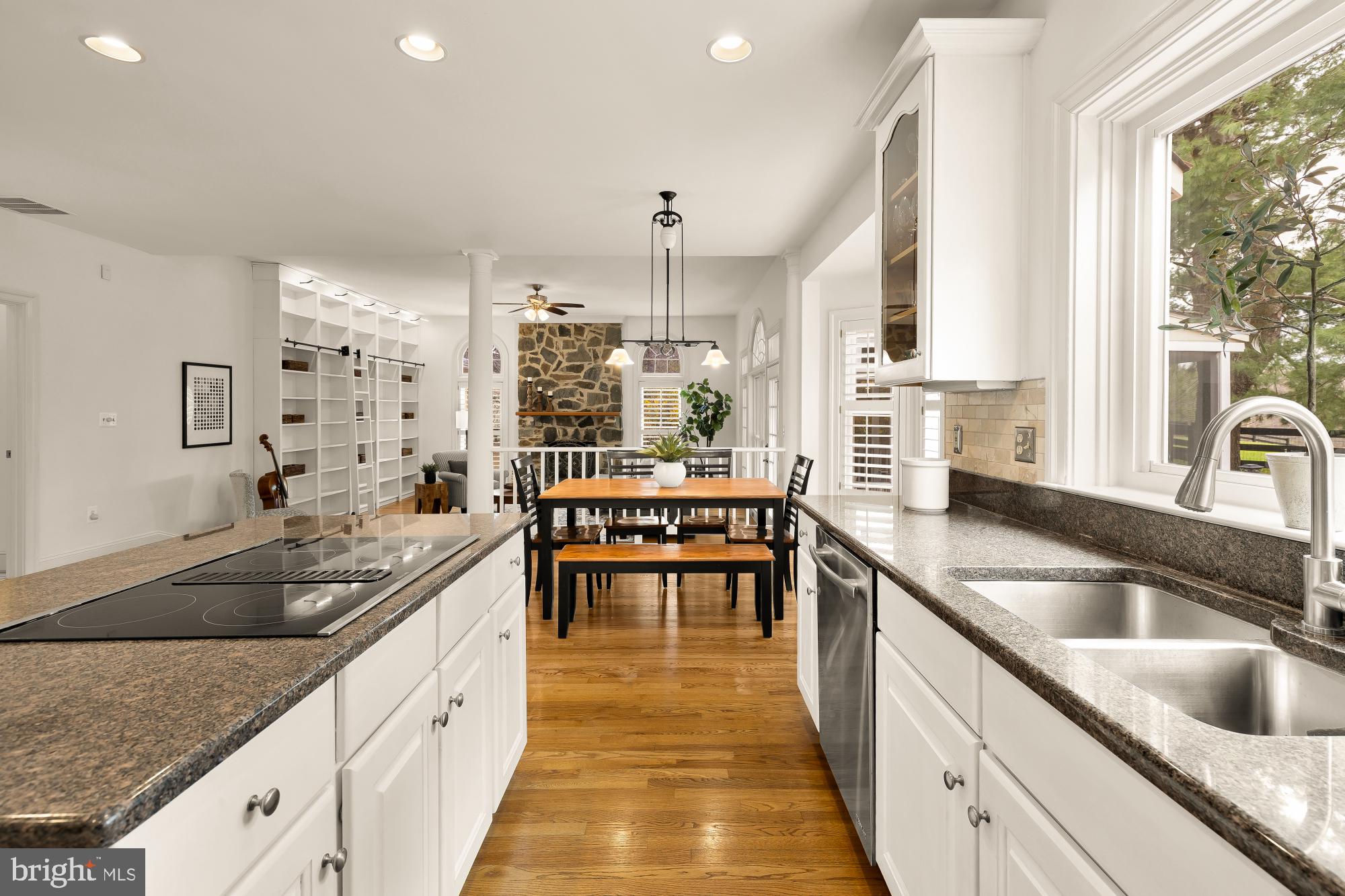 10009 THOMPSON RIDGE COURT