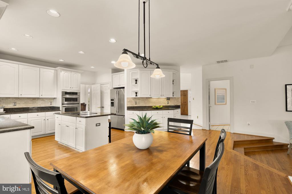 10009 THOMPSON RIDGE COURT