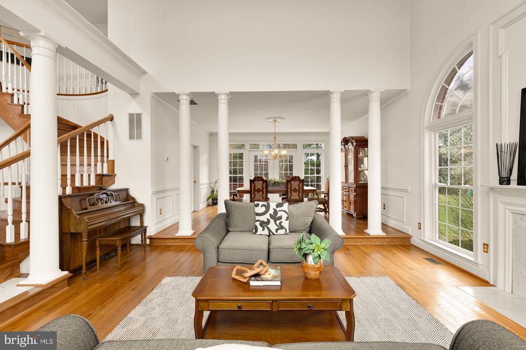 10009 THOMPSON RIDGE COURT
