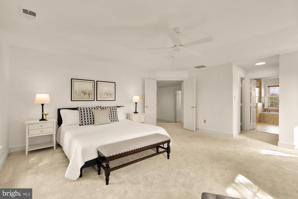 10009 THOMPSON RIDGE COURT