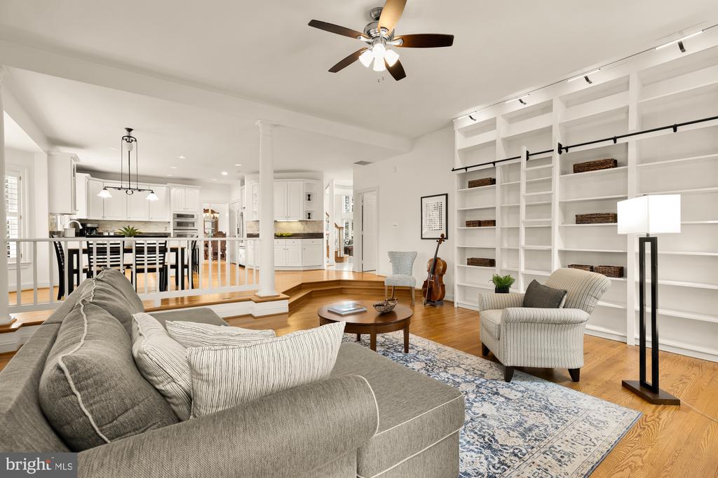 10009 THOMPSON RIDGE COURT