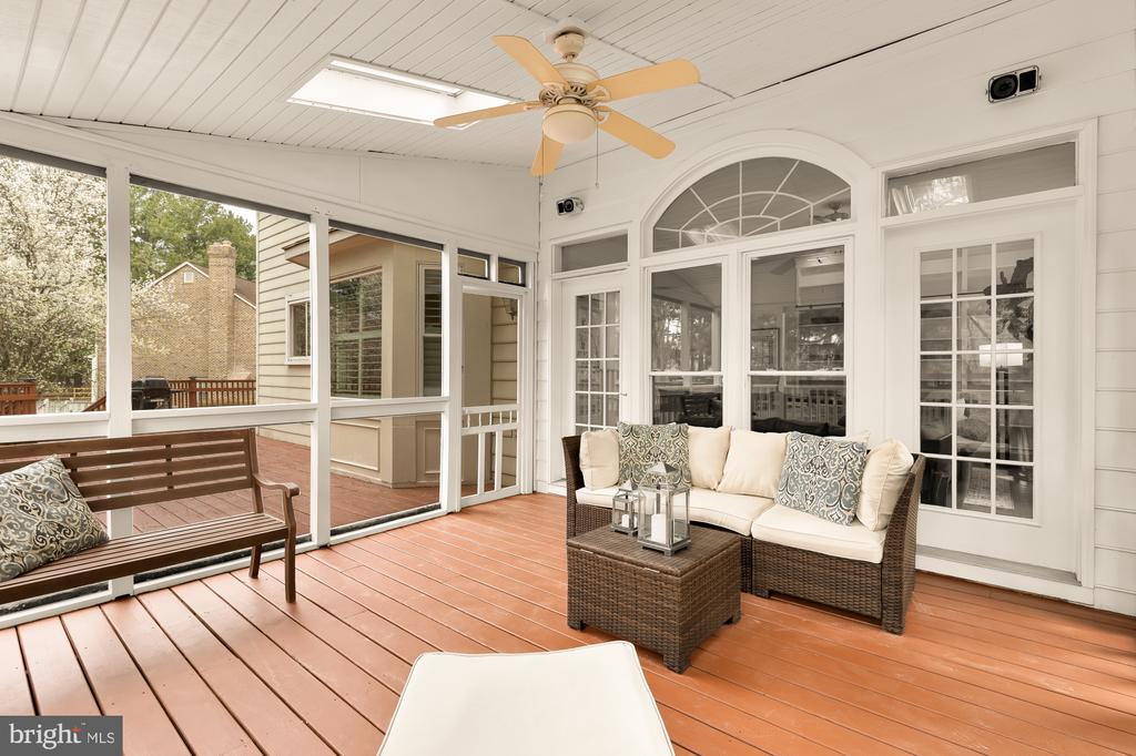 10009 THOMPSON RIDGE COURT