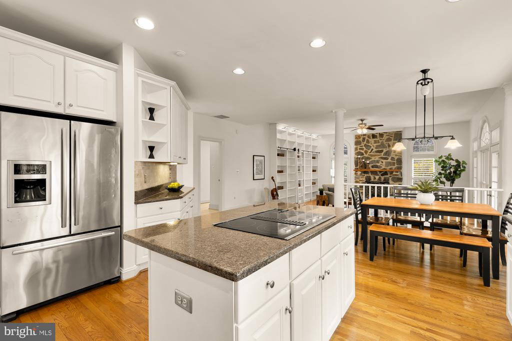 10009 THOMPSON RIDGE COURT