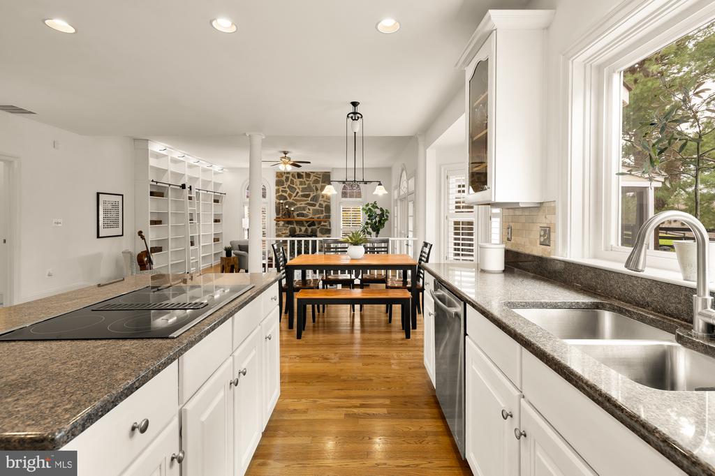 10009 THOMPSON RIDGE COURT