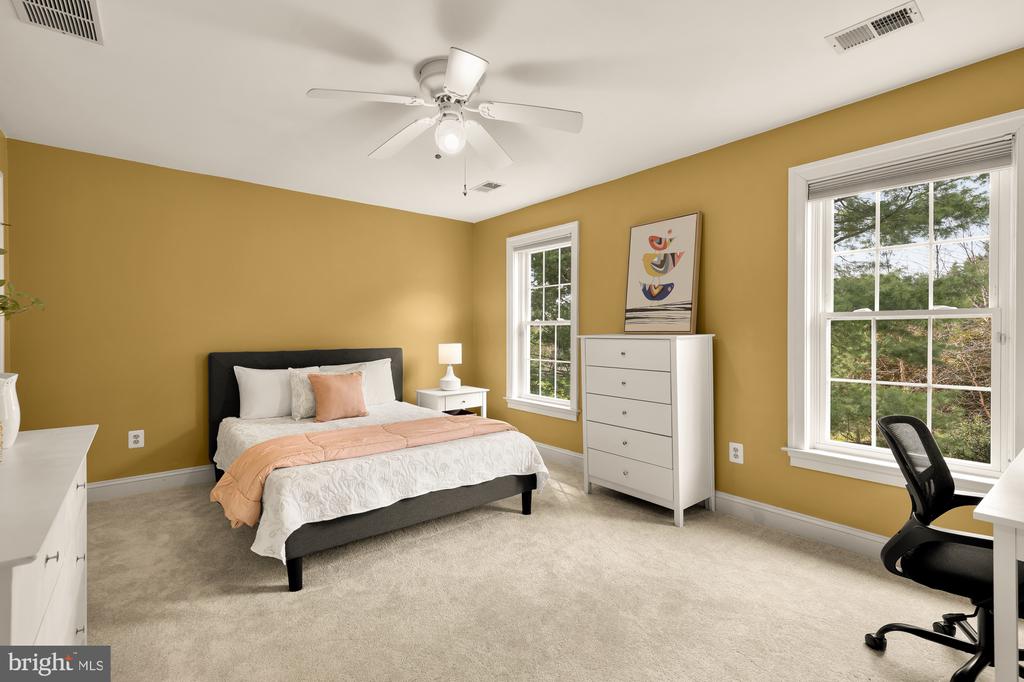 10009 THOMPSON RIDGE COURT