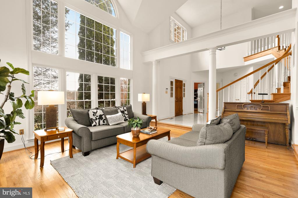 10009 THOMPSON RIDGE COURT