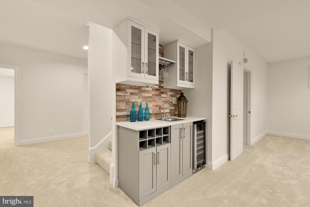 10009 THOMPSON RIDGE COURT