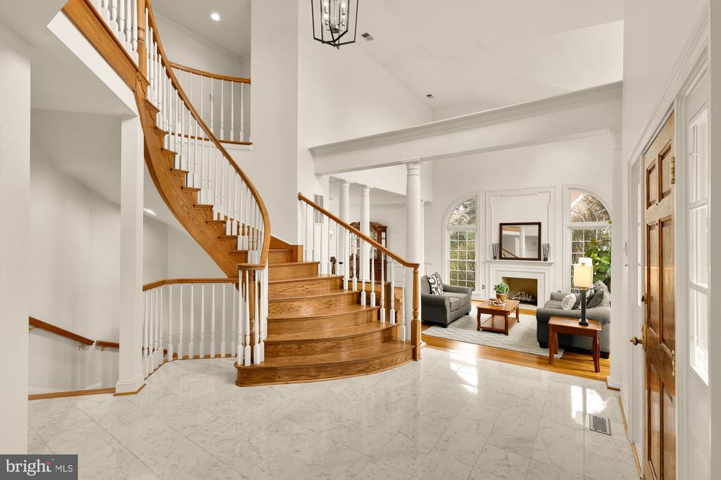 10009 THOMPSON RIDGE COURT