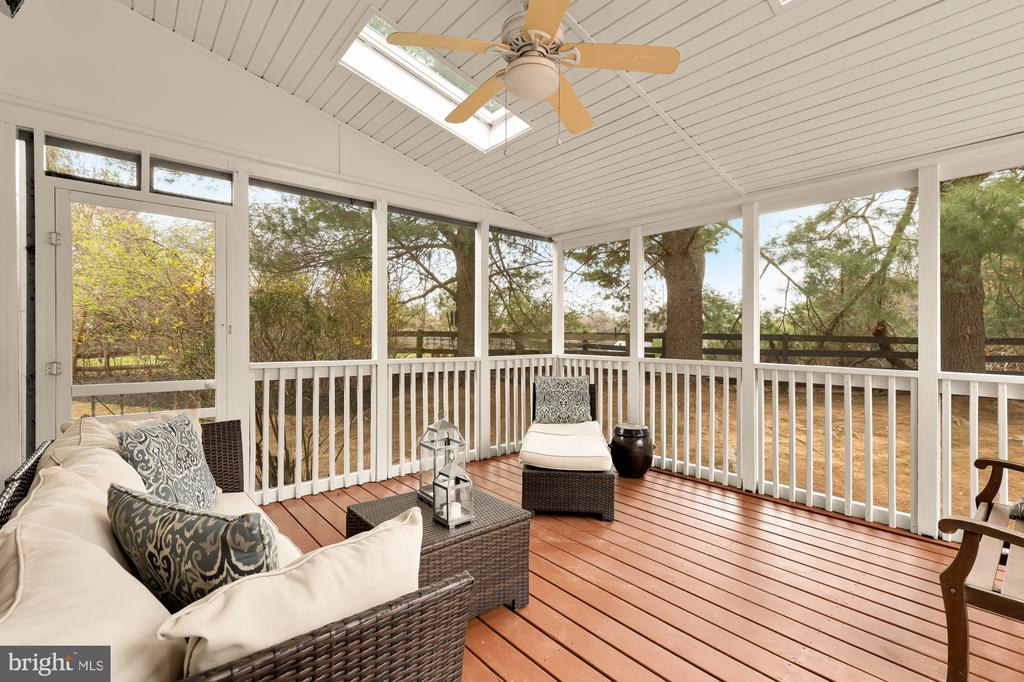 10009 THOMPSON RIDGE COURT