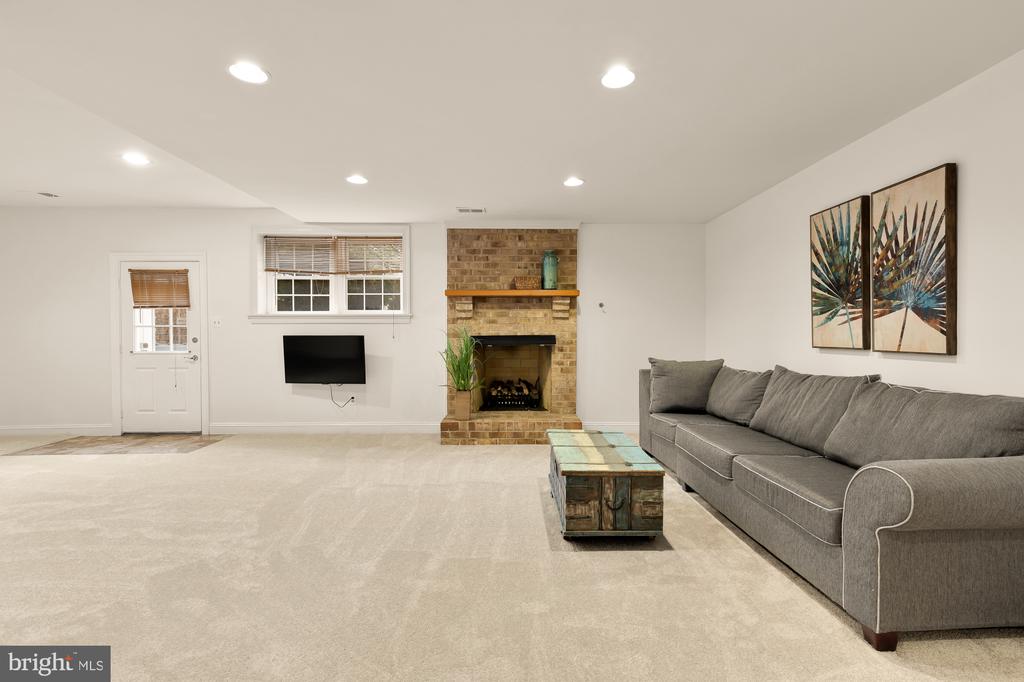 10009 THOMPSON RIDGE COURT
