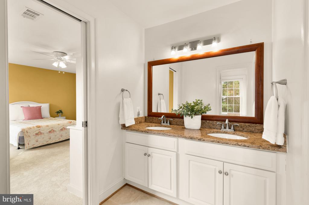 10009 THOMPSON RIDGE COURT