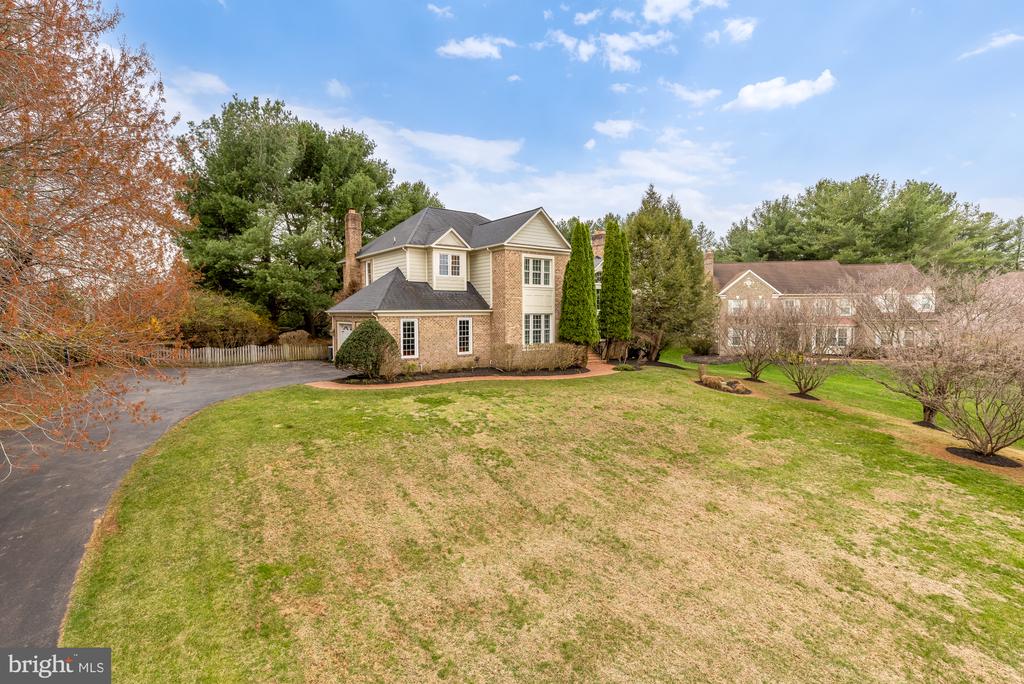 10009 THOMPSON RIDGE COURT