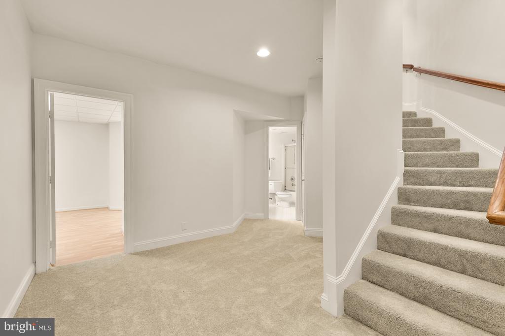 10009 THOMPSON RIDGE COURT