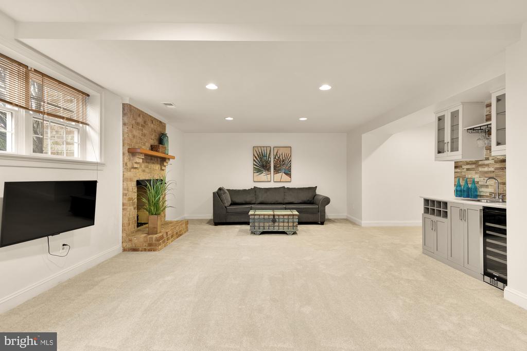 10009 THOMPSON RIDGE COURT