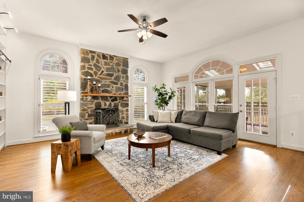 10009 THOMPSON RIDGE COURT