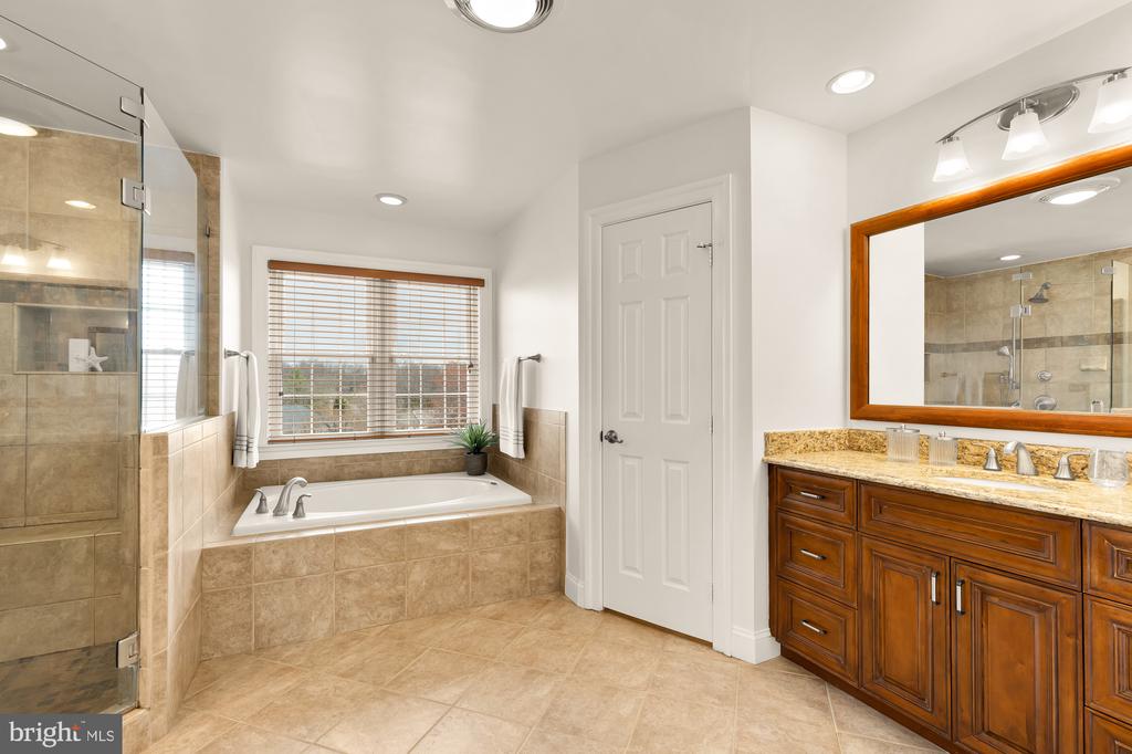 10009 THOMPSON RIDGE COURT