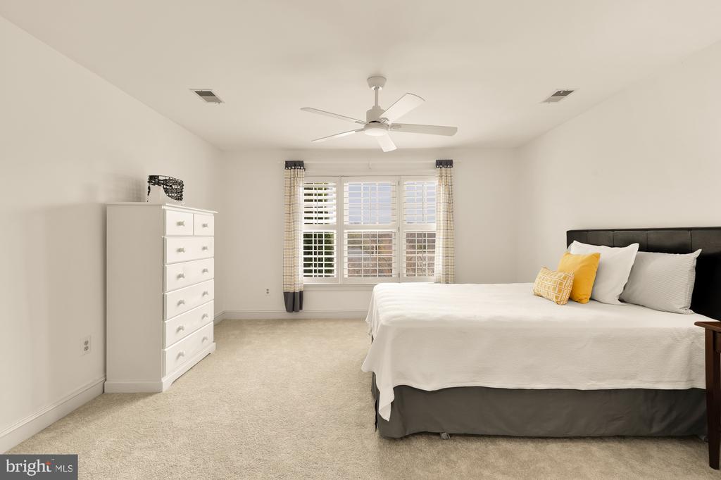 10009 THOMPSON RIDGE COURT