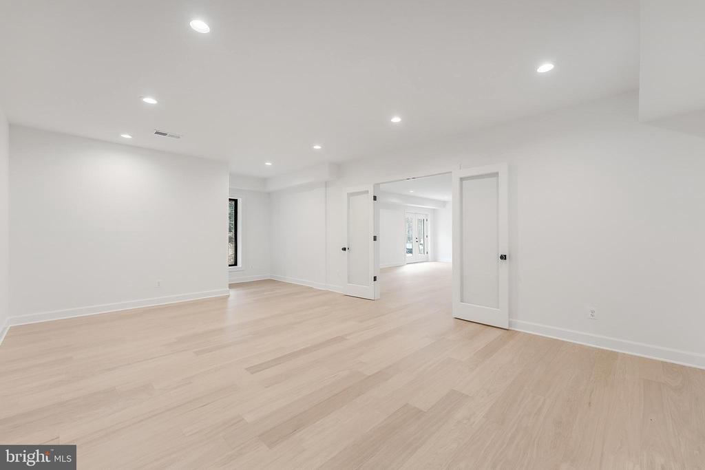 731 ELLSWORTH AVENUE