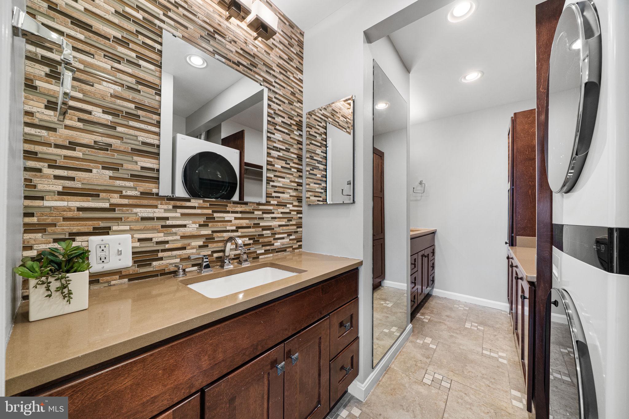 4819 CARRIAGEPARK ROAD