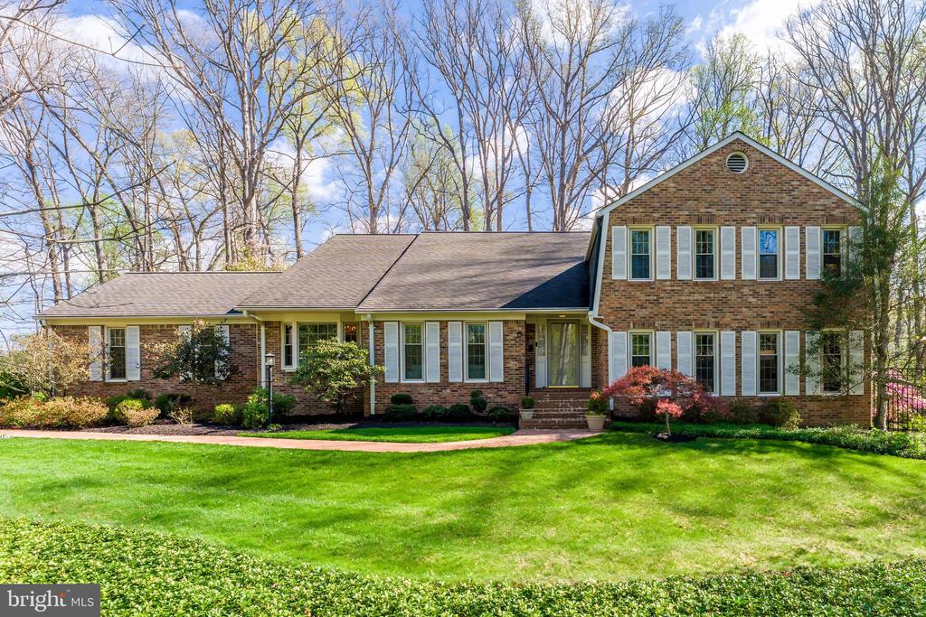 1807 ABBEY GLEN