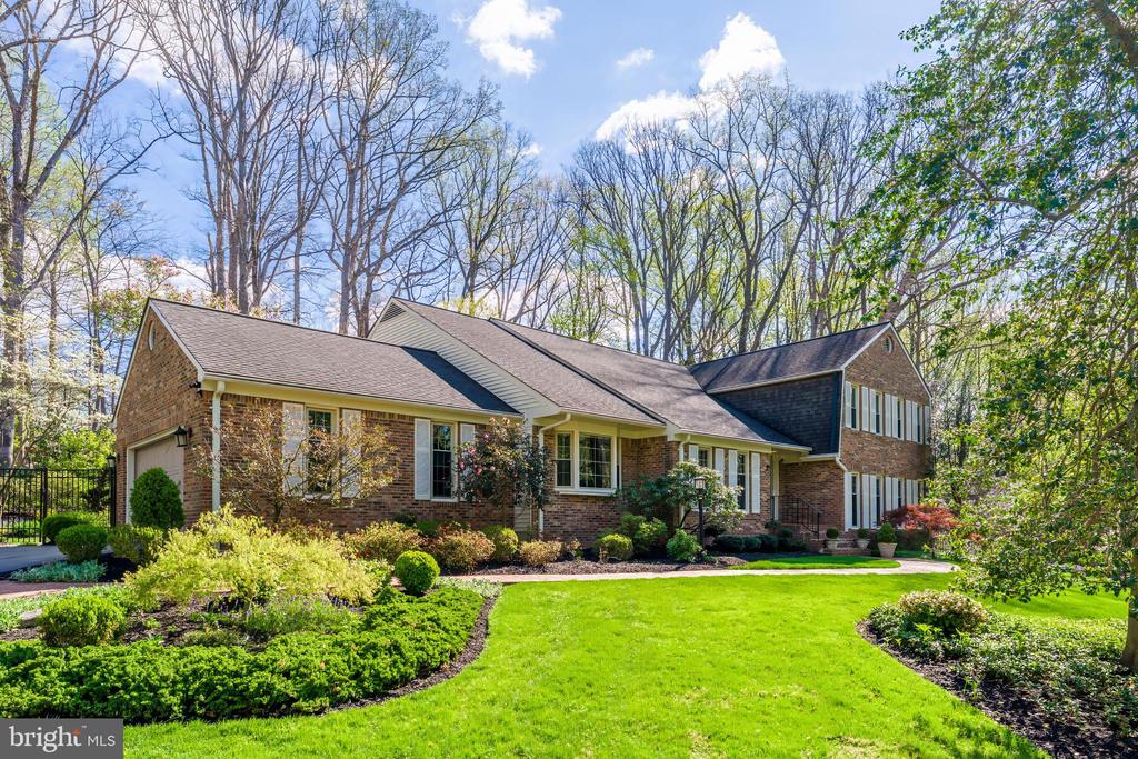 1807 ABBEY GLEN
