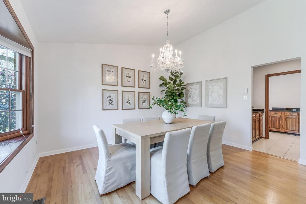 1807 ABBEY GLEN