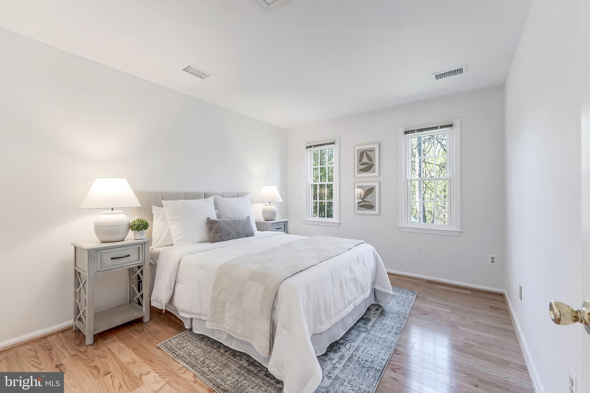 1807 ABBEY GLEN