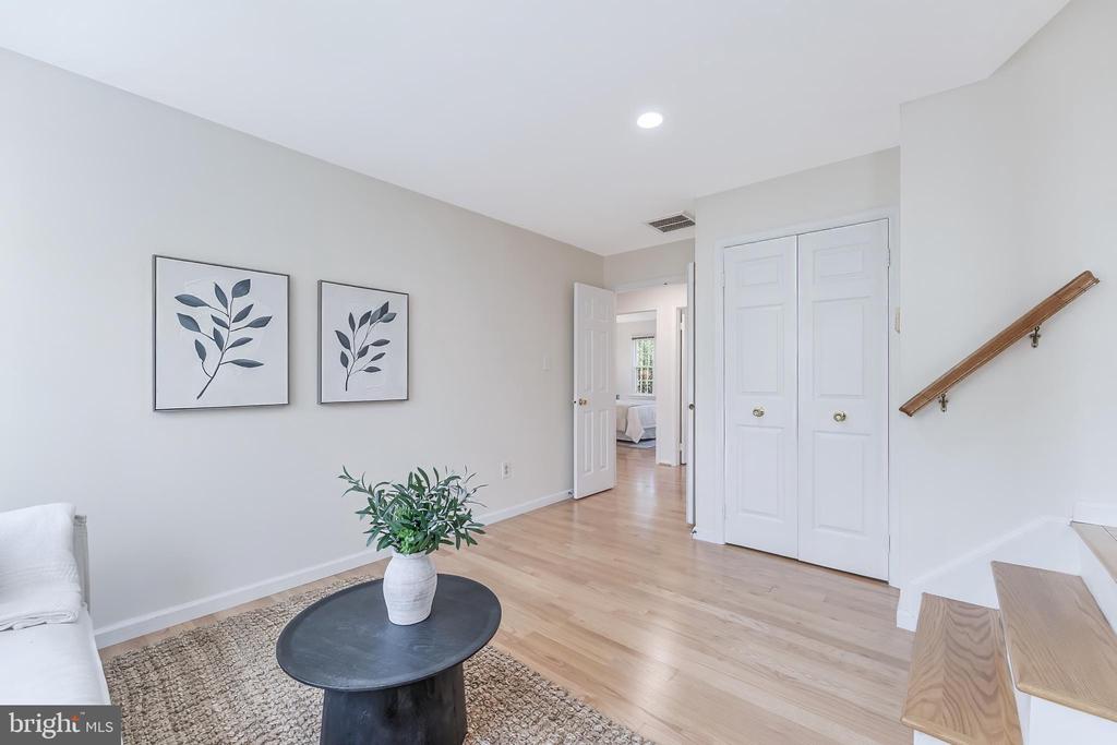 1807 ABBEY GLEN