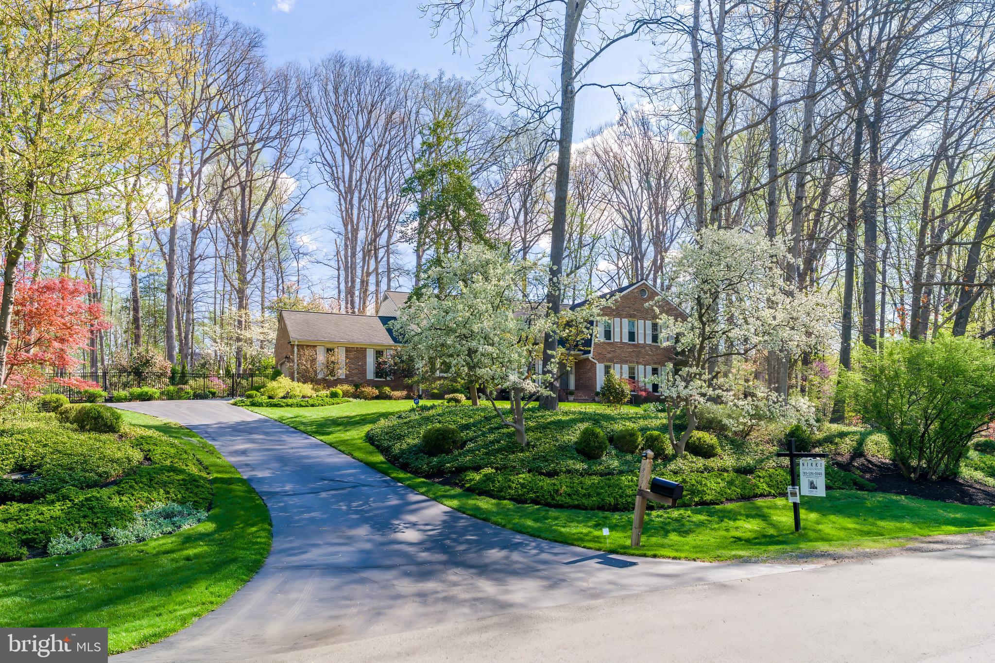 1807 ABBEY GLEN