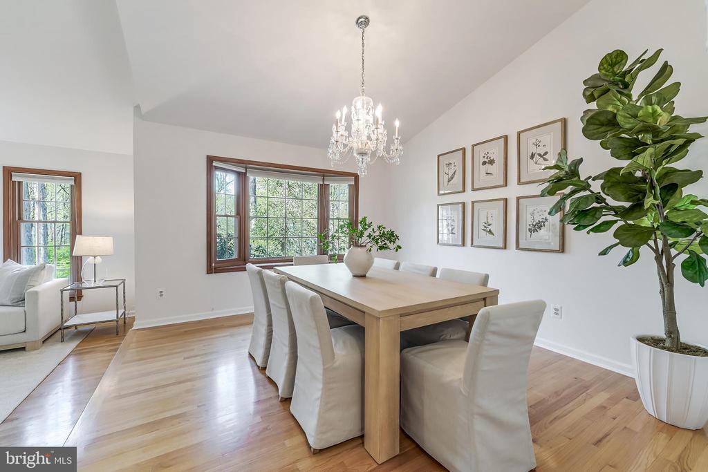 1807 ABBEY GLEN