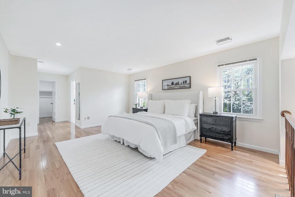 1807 ABBEY GLEN