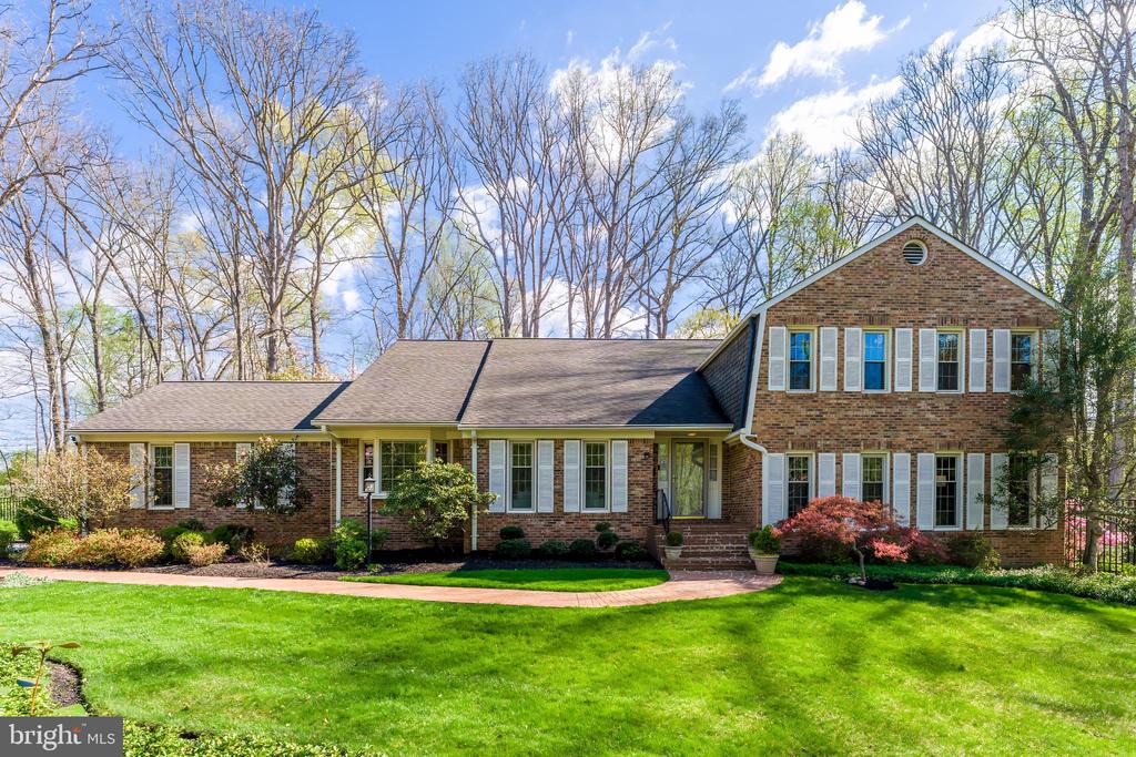 1807 ABBEY GLEN