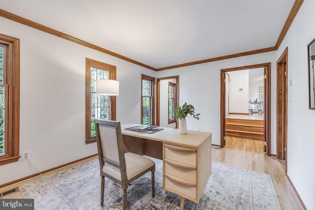 1807 ABBEY GLEN