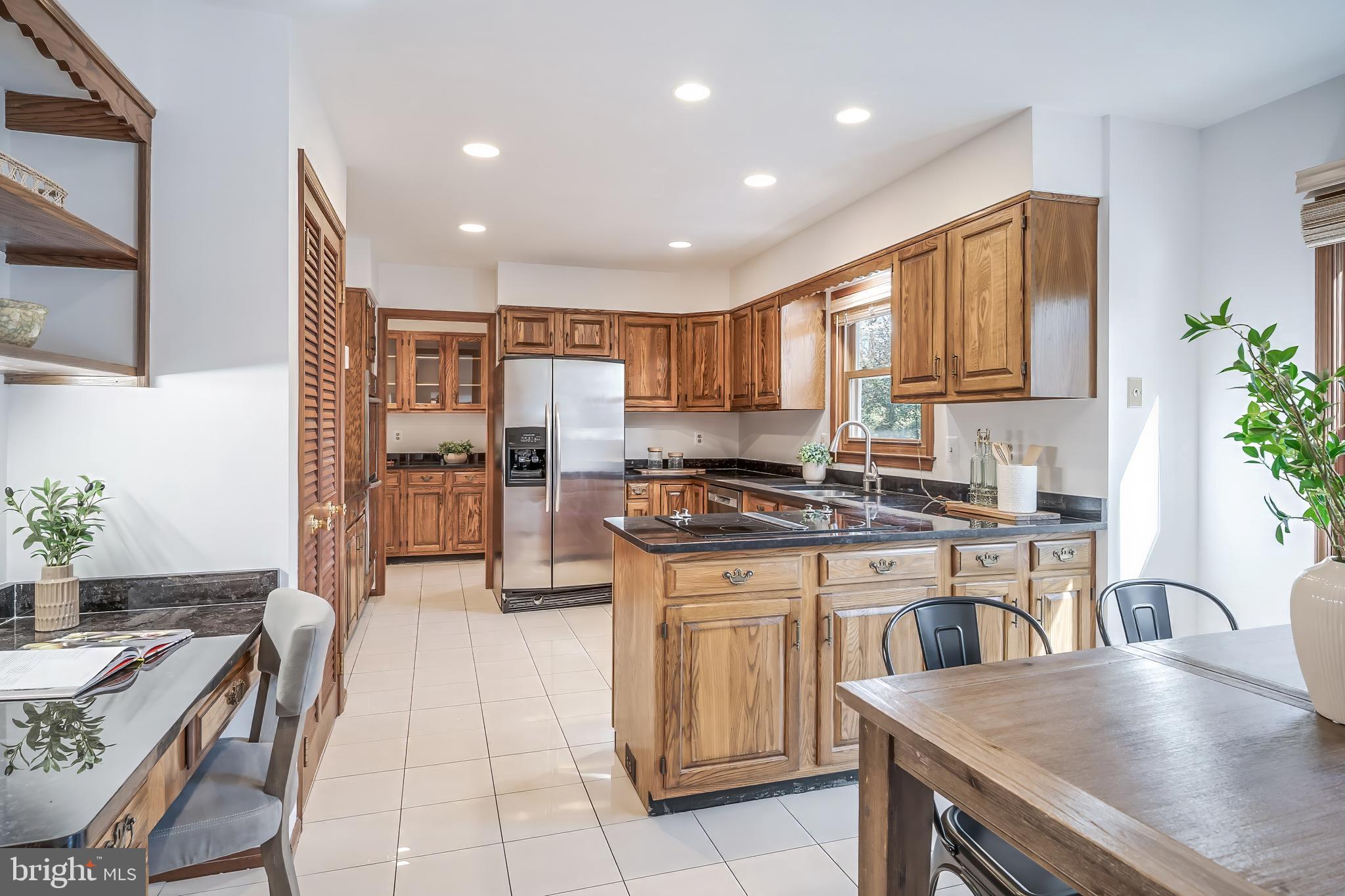 1807 ABBEY GLEN